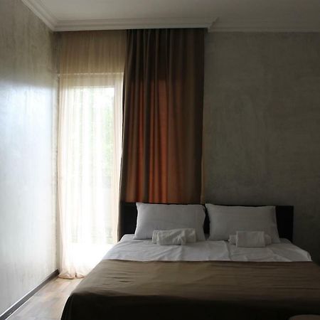 Hotel Progress Batumi Esterno foto