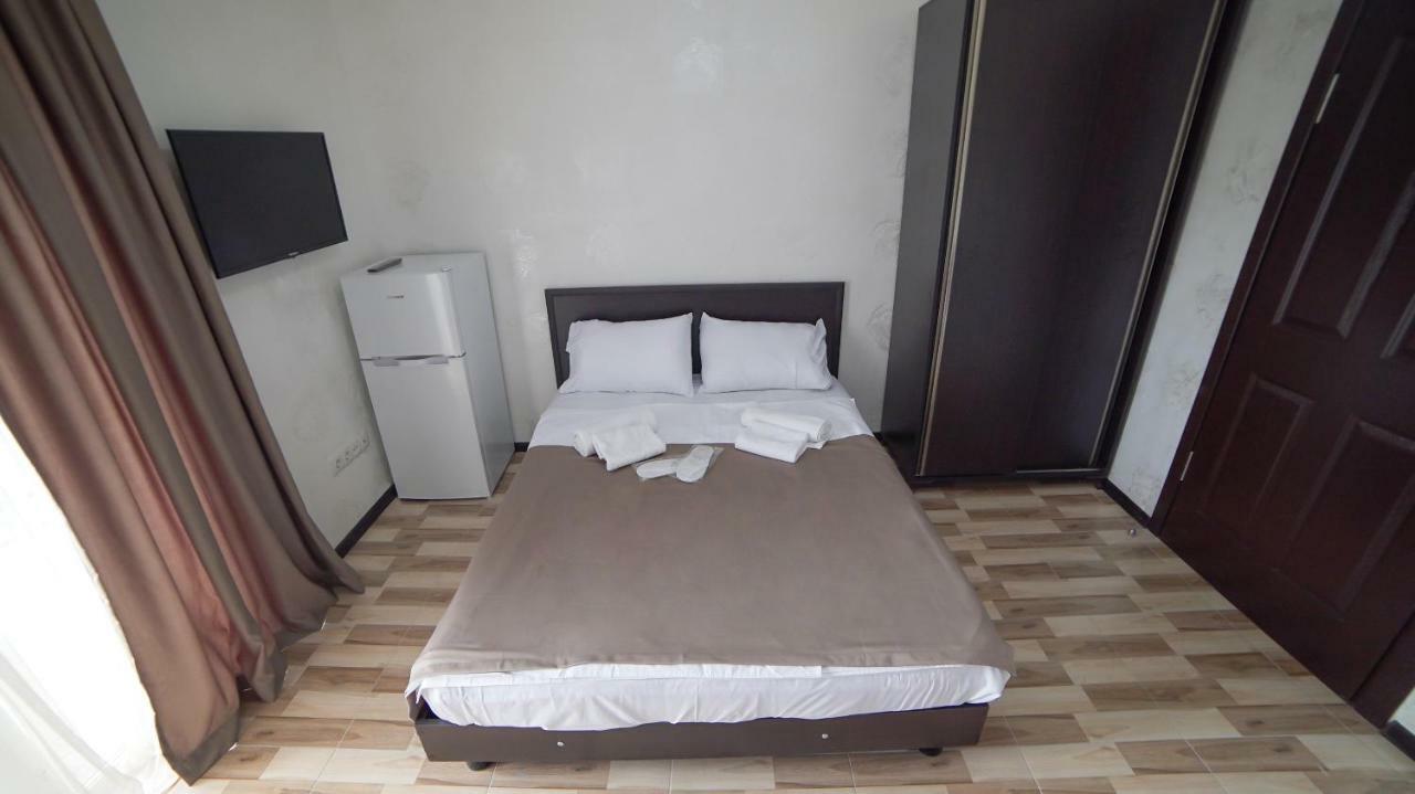 Hotel Progress Batumi Esterno foto