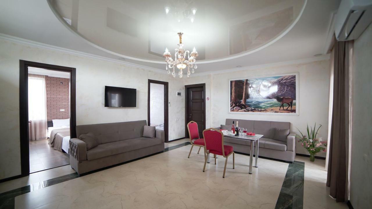 Hotel Progress Batumi Esterno foto