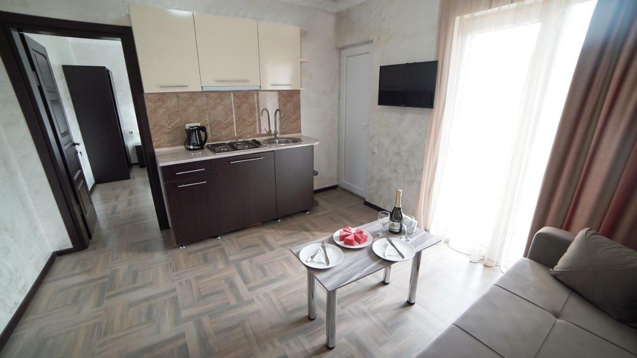 Hotel Progress Batumi Esterno foto