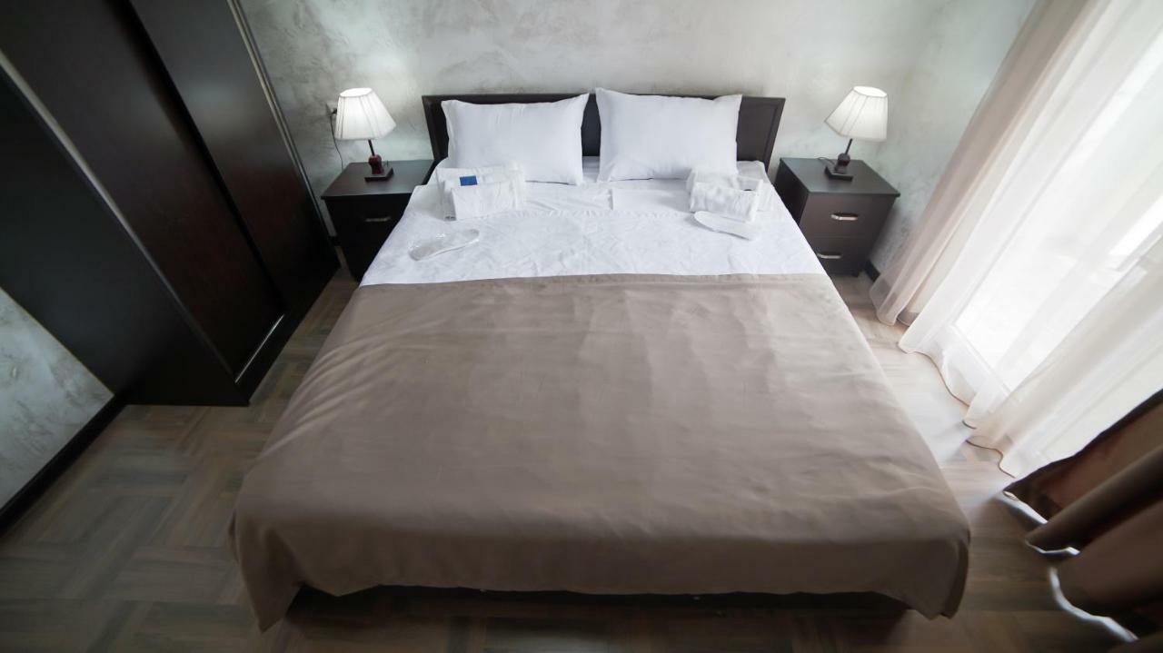 Hotel Progress Batumi Esterno foto